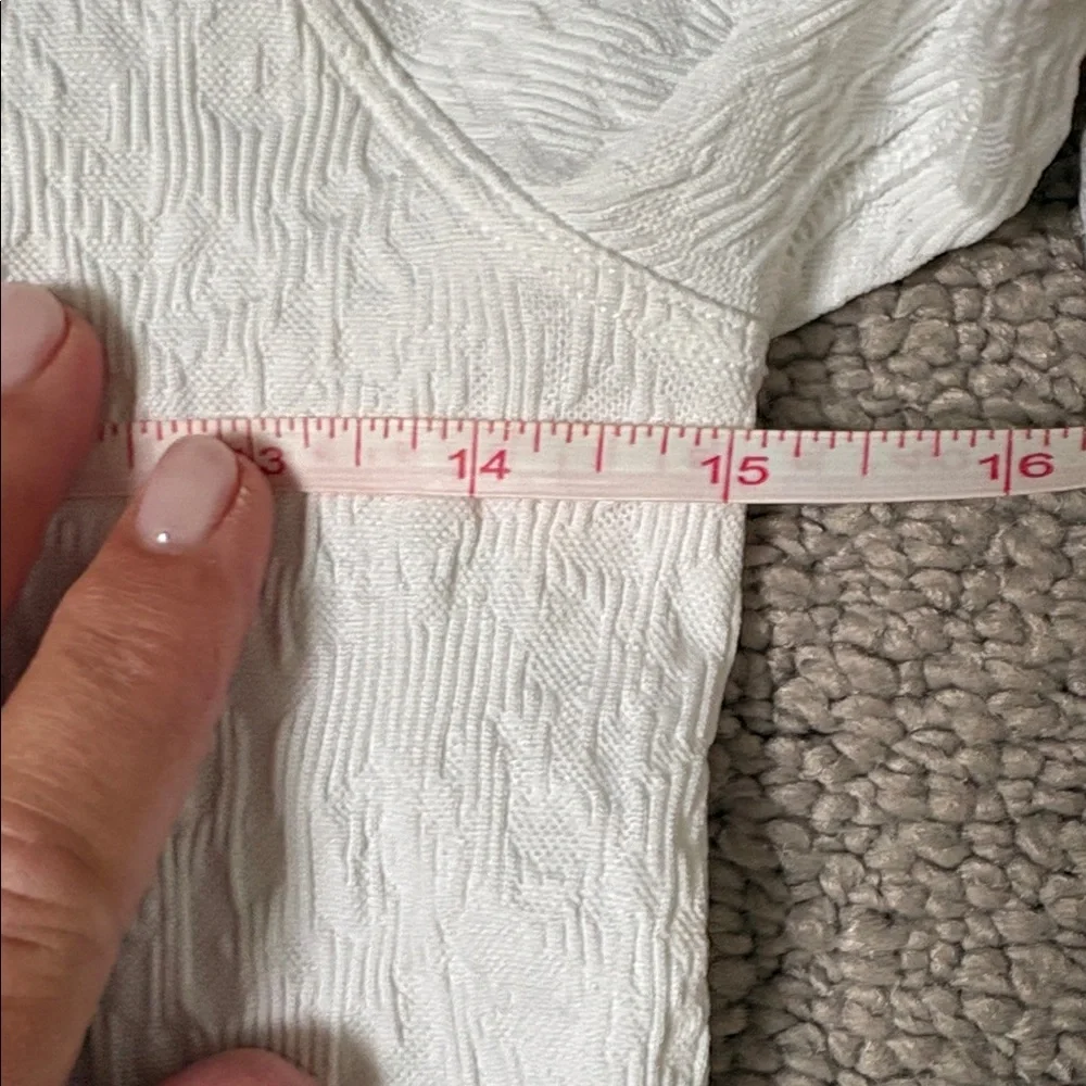 Lululemon long sleeve top - Picture 7 of 8